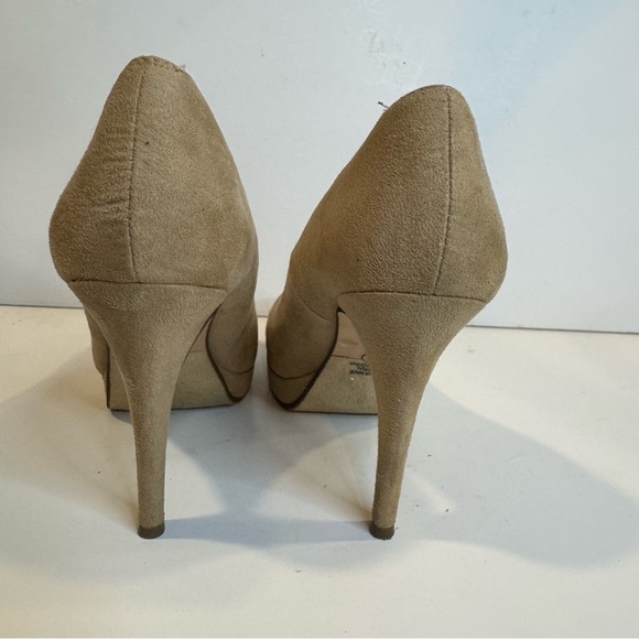 Delicious Beige Women's Heels size  7.5 - Picture 7 of 11
